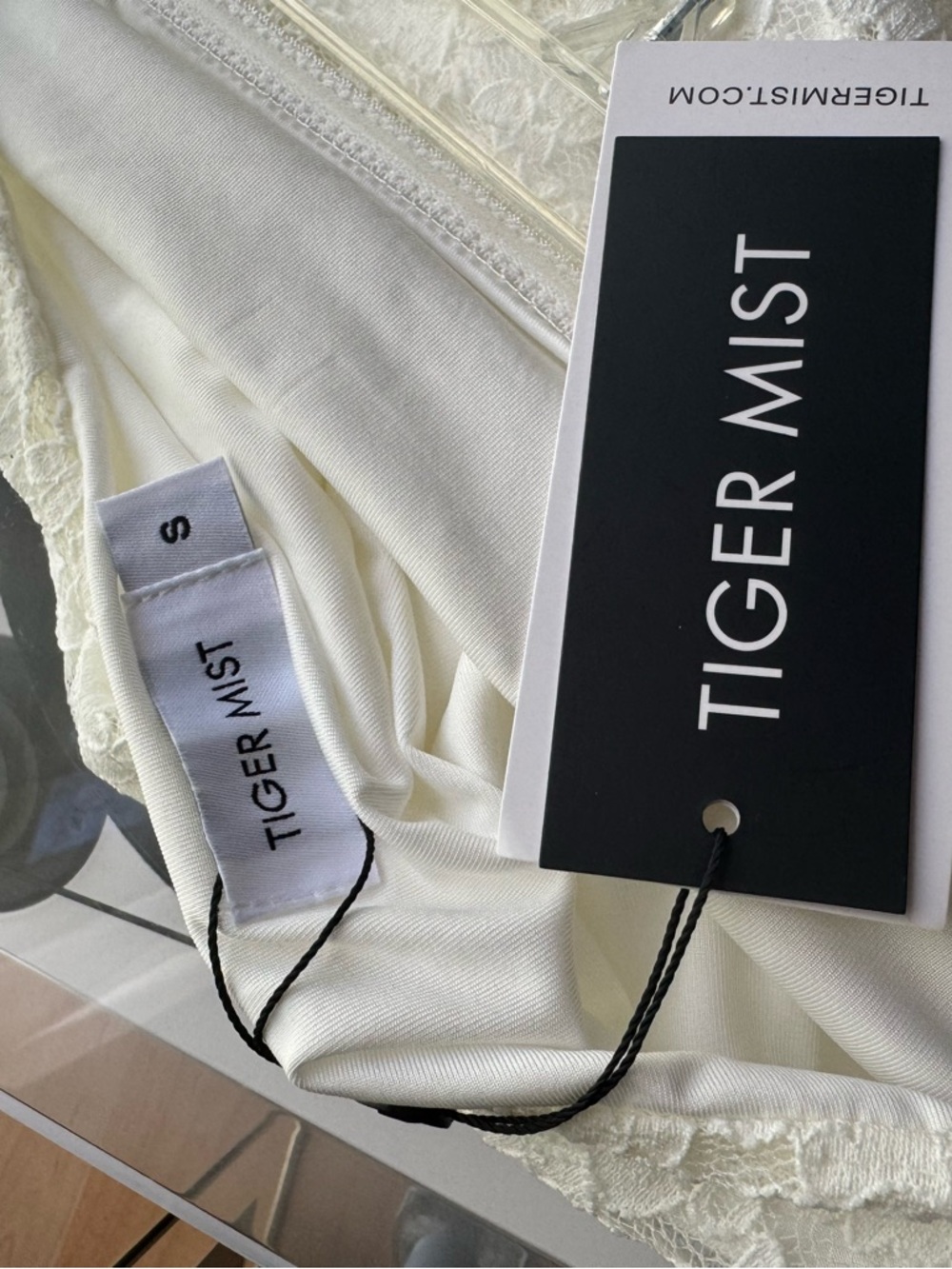 Tiger Mist Theo Lace Maxi Dress - White - Picture 4 of 4